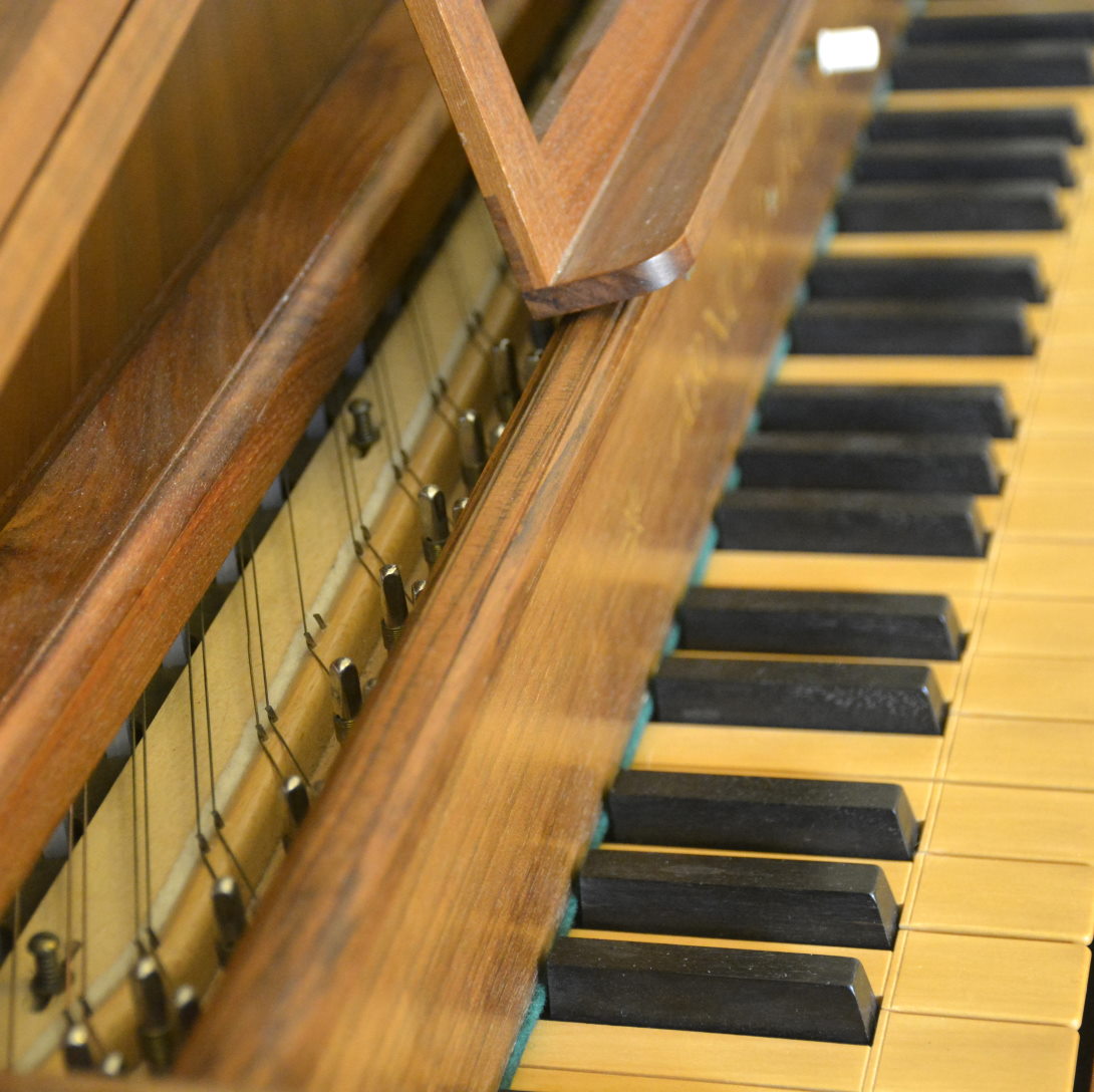 Arnold Dolmetsch harpsichord for sale in Pays de la Loire